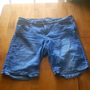 Levi's Bermuda